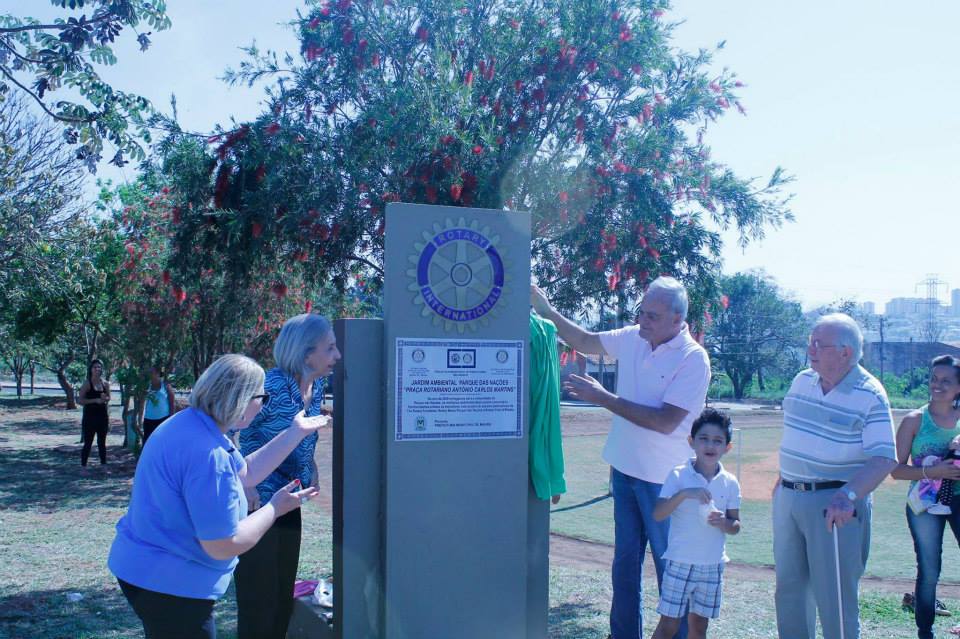 Praça Rotariano Antônio Carlos Martins é inaugurada